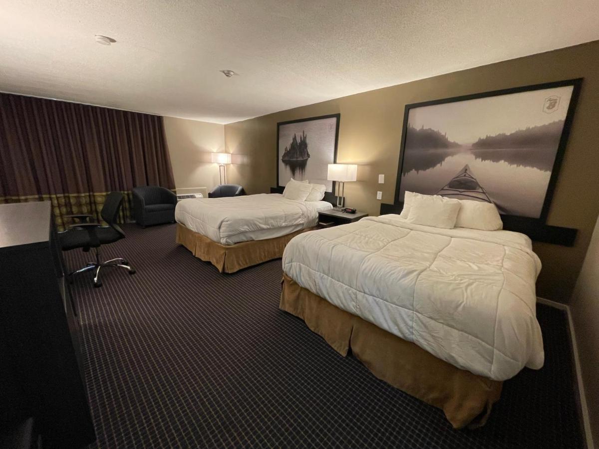 Super 8 By Wyndham Gananoque - Country Squire Resort Exterior foto