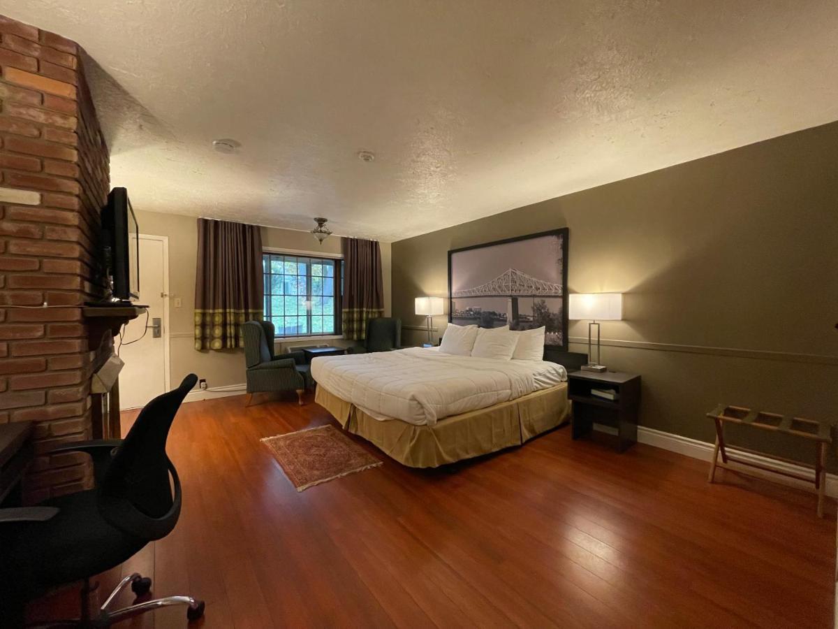 Super 8 By Wyndham Gananoque - Country Squire Resort Exterior foto