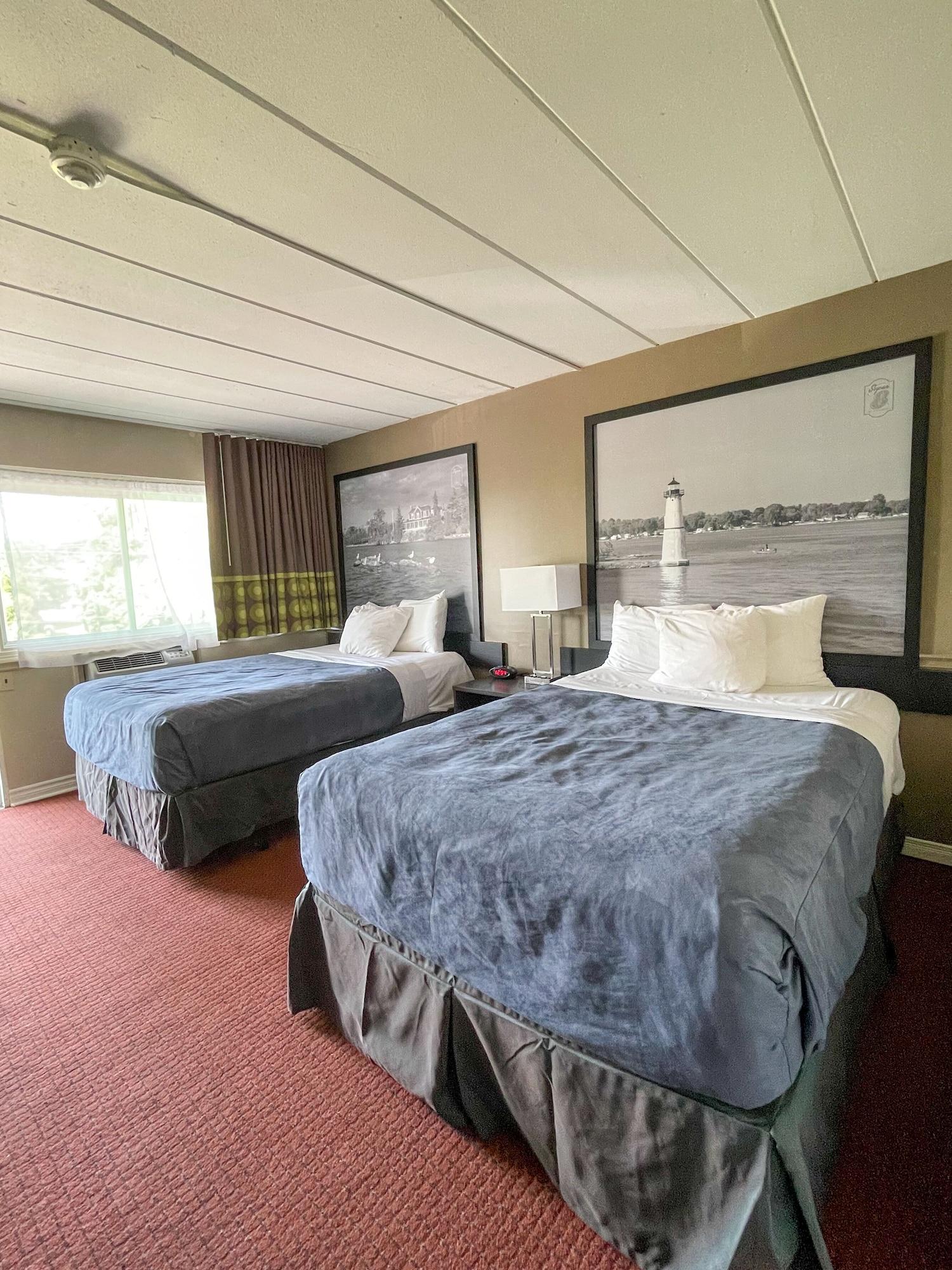 Super 8 By Wyndham Gananoque - Country Squire Resort Exterior foto