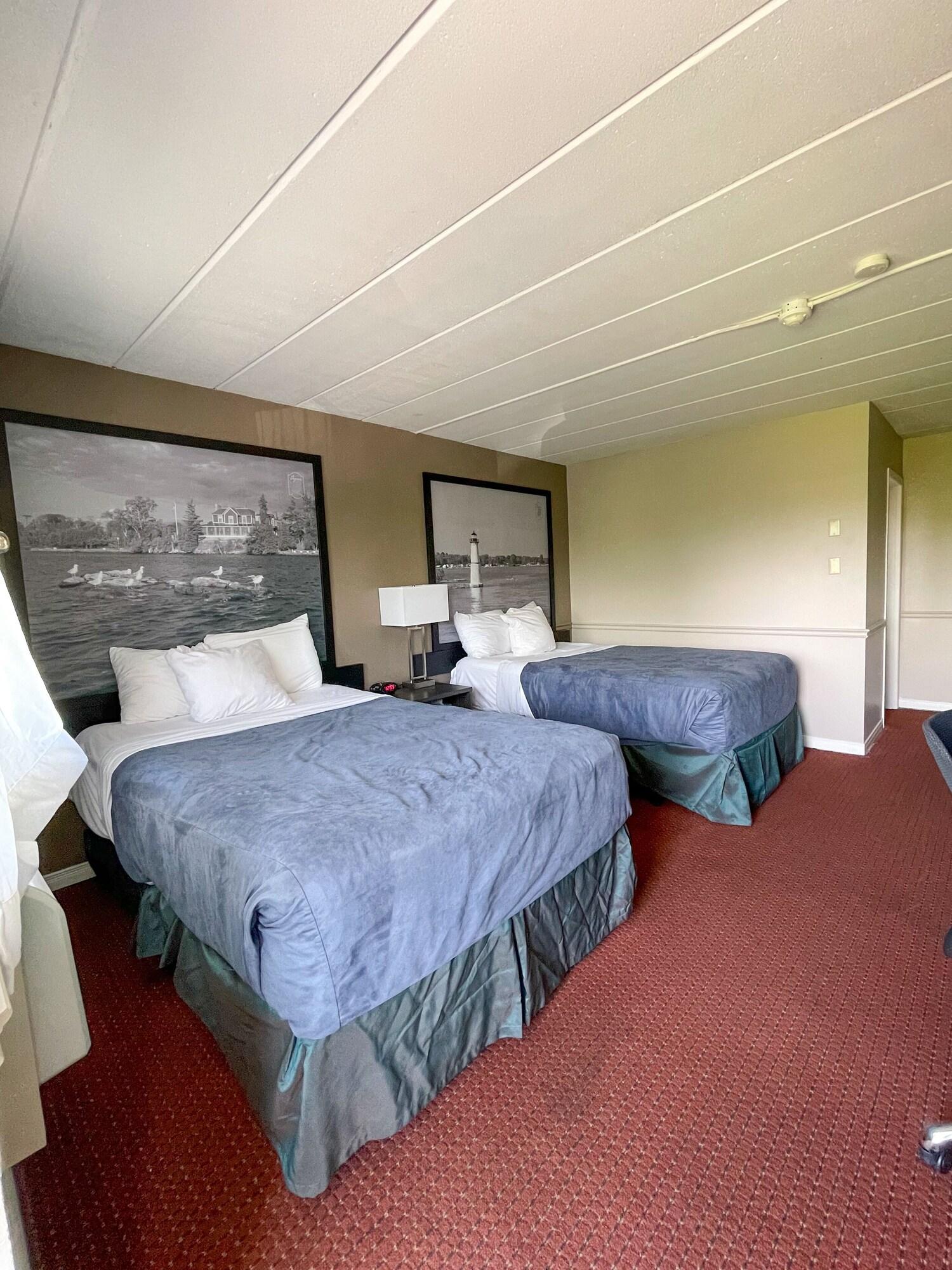 Super 8 By Wyndham Gananoque - Country Squire Resort Exterior foto