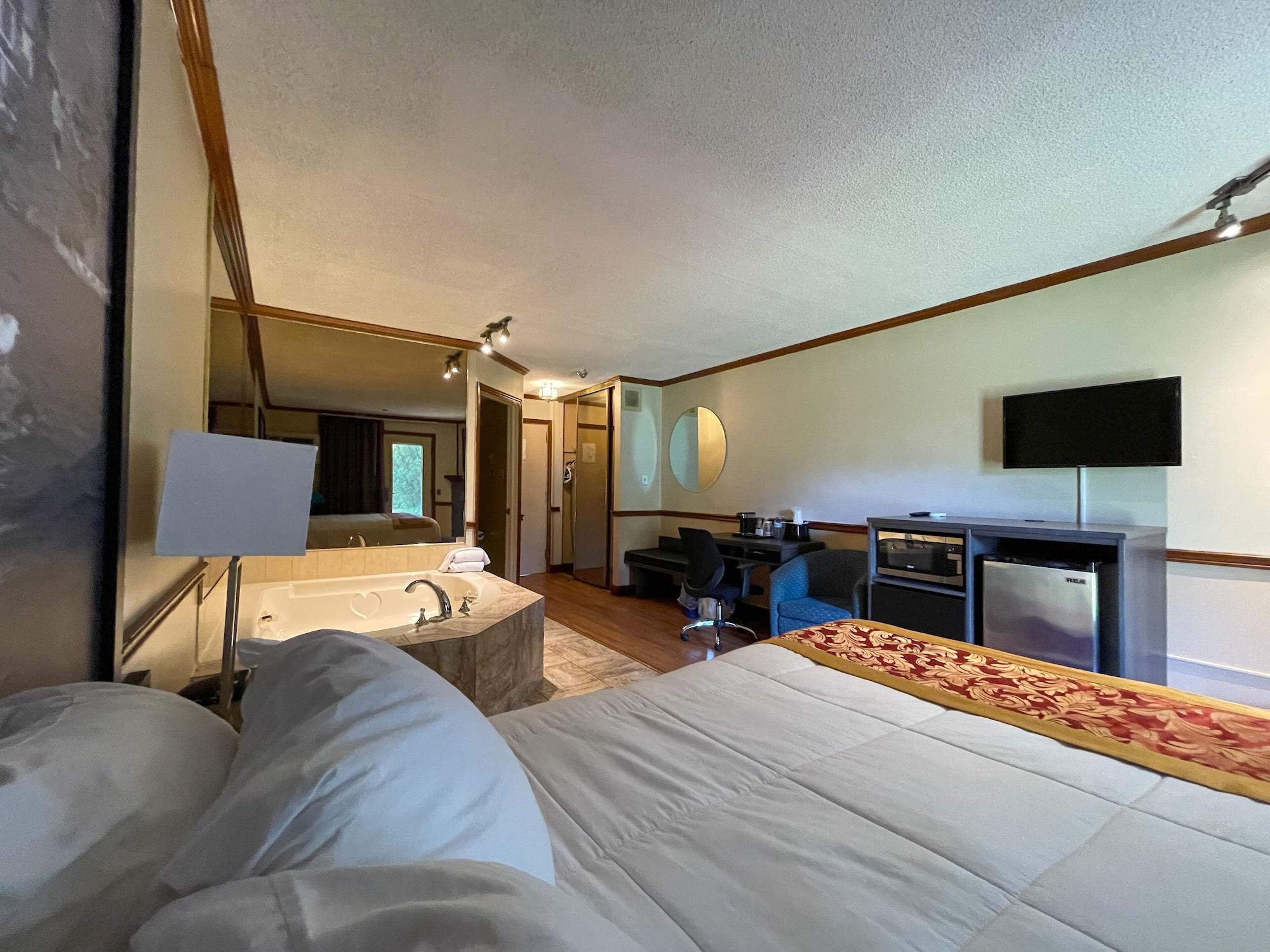 Super 8 By Wyndham Gananoque - Country Squire Resort Exterior foto