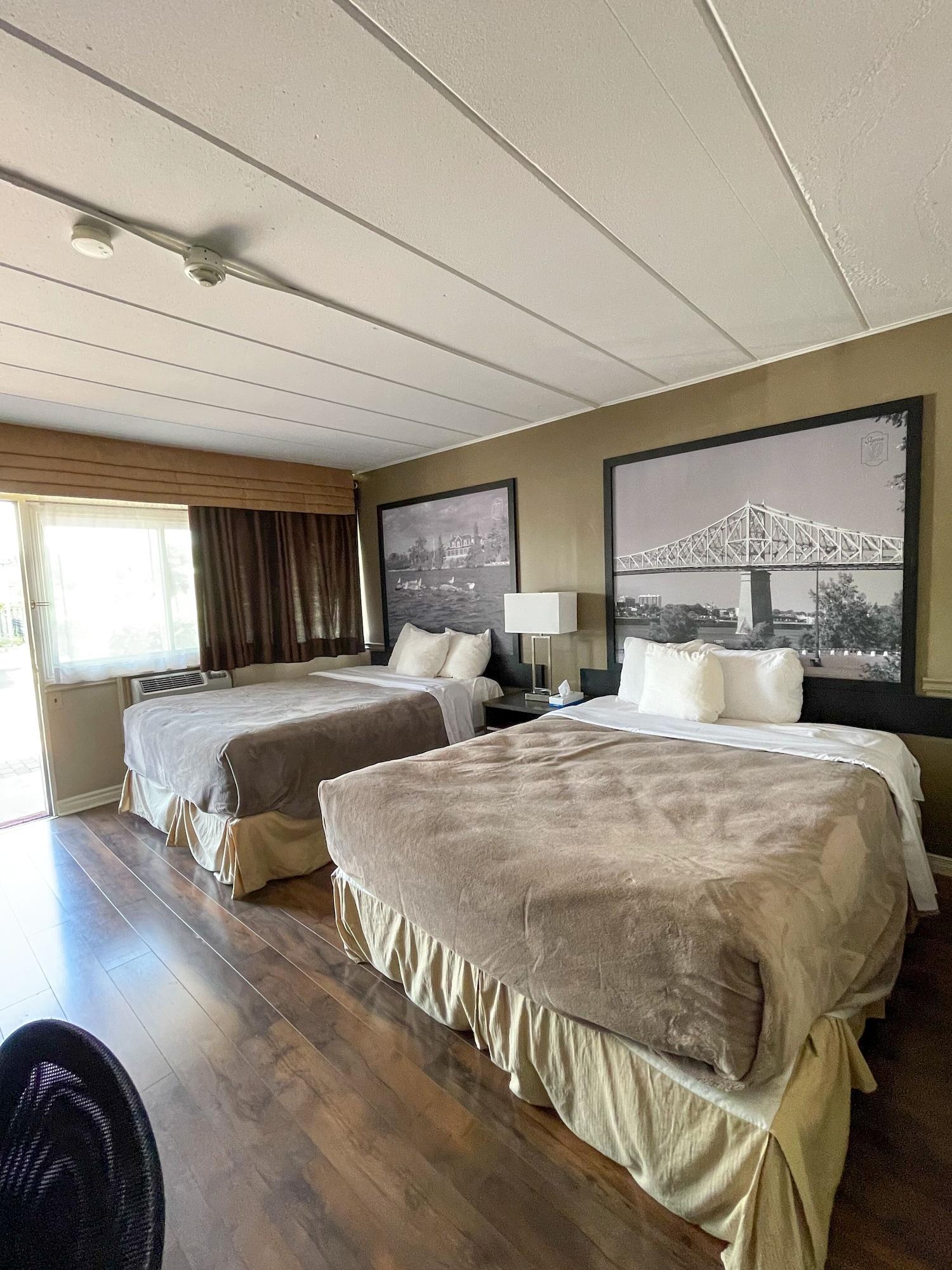 Super 8 By Wyndham Gananoque - Country Squire Resort Exterior foto