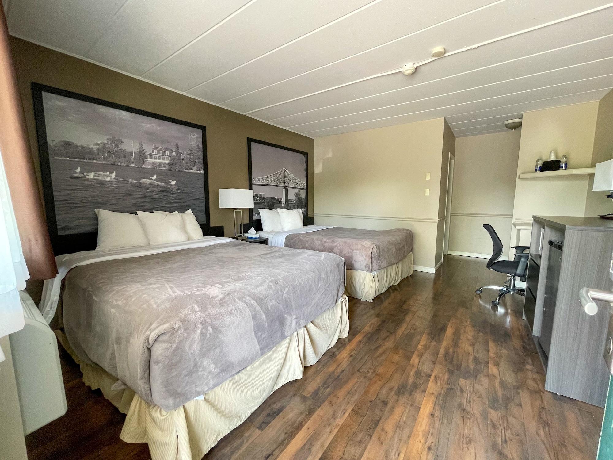 Super 8 By Wyndham Gananoque - Country Squire Resort Exterior foto